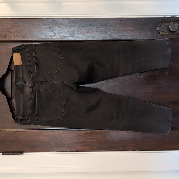 Madewell Classic Straight Jean - Picture 2 of 8